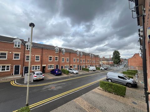 Blue Fox Close, West End, Leicester LE3