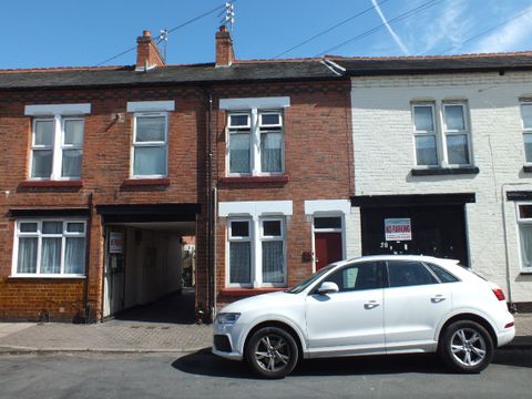 Rolleston Street, Off Green Lane Road, Leicester LE5