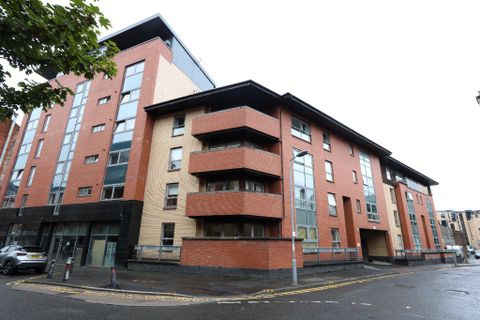 Dunaskin Street, Glasgow G11
