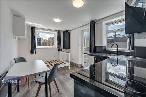 Apartment in Somerset BS16 - View 2