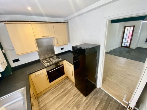 Middle Road, Cwmbwrla, Swansea SA5
