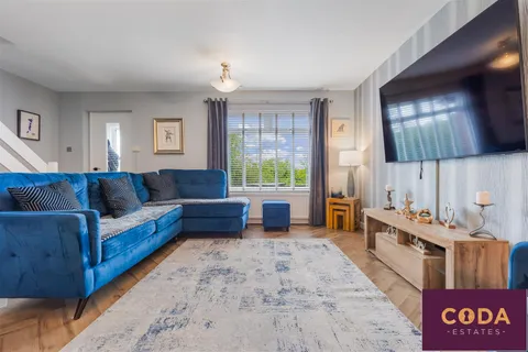 House in Glasgow, The Valley, Maryhill - View 5
