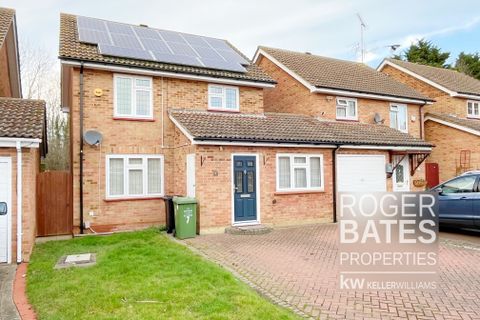 4 bed detached house to rent in Roosevelt Road, Laindon. Basildon ...