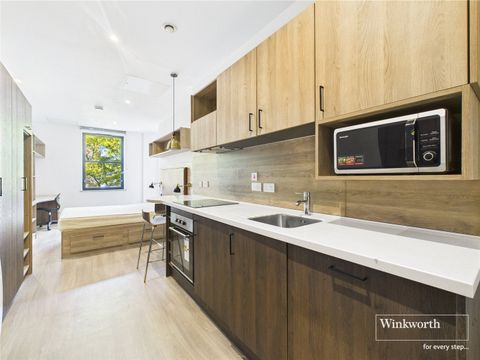 New Century Place, East Street, Reading, Berkshire RG1, Studio to rent