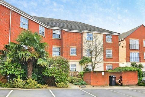 Birkby Close, Hamilton, Leicester LE5