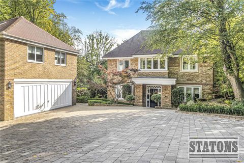 Burwood Place, Hadley Wood, Hertfordshire EN4