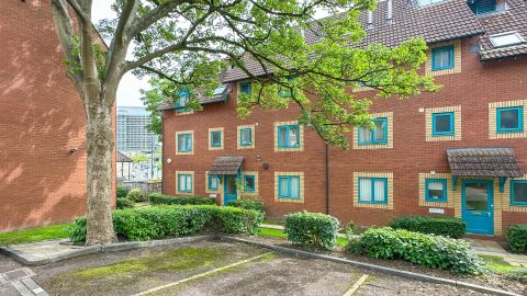 Badgers Walk, Brislington, Bristol BS4 - More