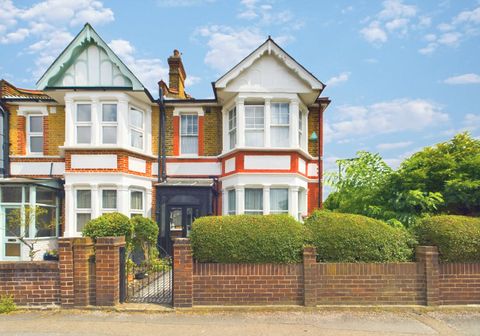 4 Bed End Terrace House For Sale In Essex Road Leyton London E10 4-bed-end-terrace-house-for-sale-in-essex-road-leyton-london-e10