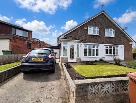 House in Oldham, Hollinwood - View 2