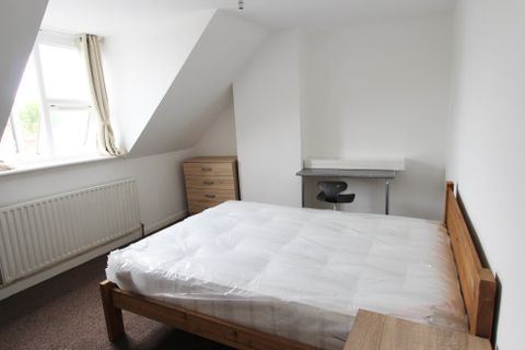 Whitley St, Reading RG2, Room to rent