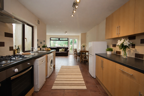 Cathays Terrace, Cathays CF24 – pohled 2