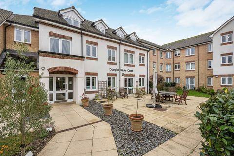 Howth Drive Howth Drive, Woodley RG5, 1 bed flat for sale, £130,000 - Zoopla