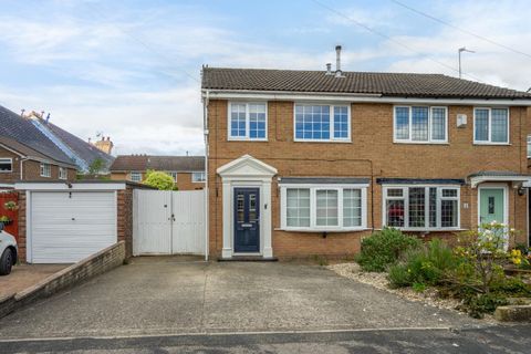 Caldbeck Close, York YO30 - View 2