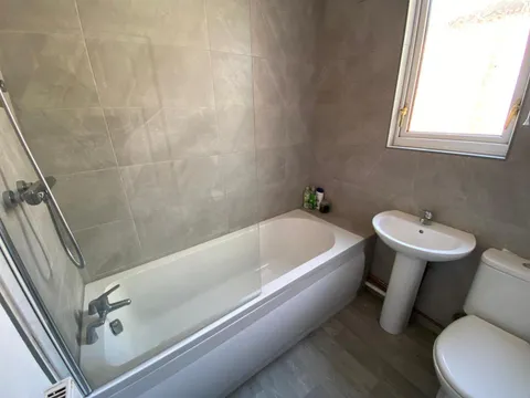Apartment in Coventry, Earlsdon - View 5