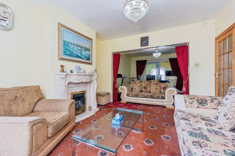 House in Manchester M21, Greater Manchester - More