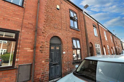 3 bed terraced house for sale
