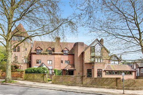 Fitzjohns Avenue, Hampstead, London NW3