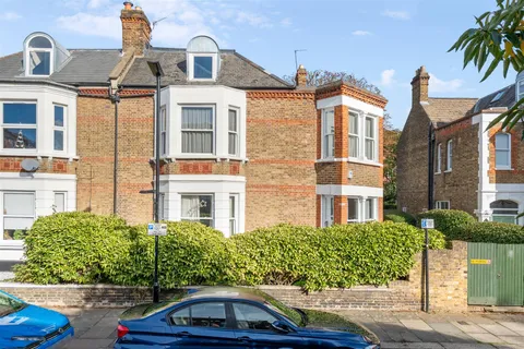 House in London, Grove Park - View 5
