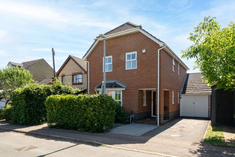 Woodhead Drive, Cambridge CB4