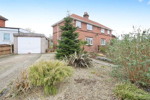 3 bed semi-detached house for sale in Oak Avenue, Garforth, Leeds LS25 ...