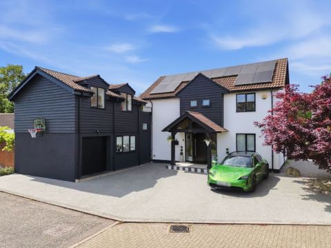 House in Two Mile Ash MK8, Abbey Hill - View 2