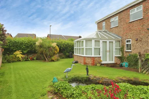 Rothbury Close, Sothall, Sheffield S20 - View 5