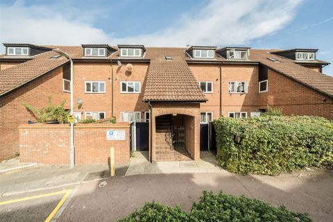 Penrith Close, Uxbridge UB8