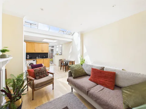 Stanley Gardens Road, Teddington TW11 - View 5
