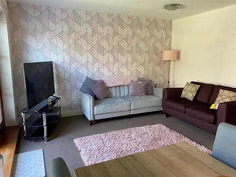 House in Northampton, West Northamptonshire - View 5