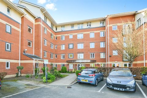Apartment in Middlesbrough, Grove Hill - View 2