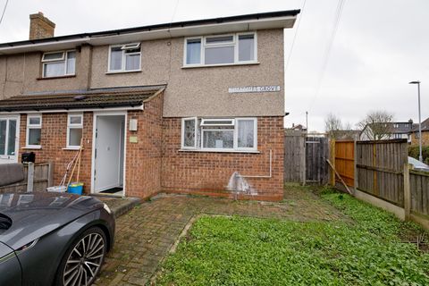 Thatches Grove, Chadwell Heath RM6