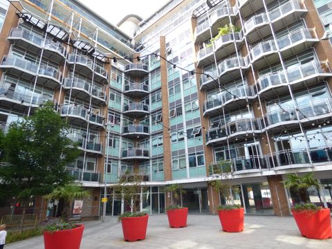 Gerry Raffles Square, London E15, 1 bed flat to rent, £1,550 pcm - Zoopla