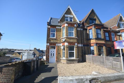 2 bed flat for sale in Ramsgate Road, Margate, Kent CT9, £170,000 - Zoopla