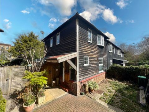 House in London, Burnt Oak, Colindale - View 2