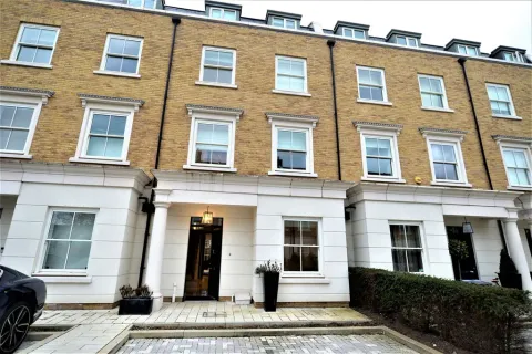 Egerton Drive, Isleworth TW7