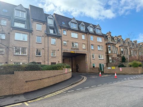 Apartment in Edinburgh, The Grange - View 2