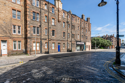 2F4 26 Henderson Gardens, Leith, Edinburgh EH6