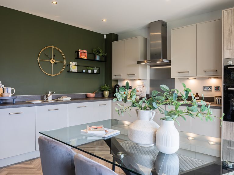 Property 3 of 10. The Cherry Kitchen Dining