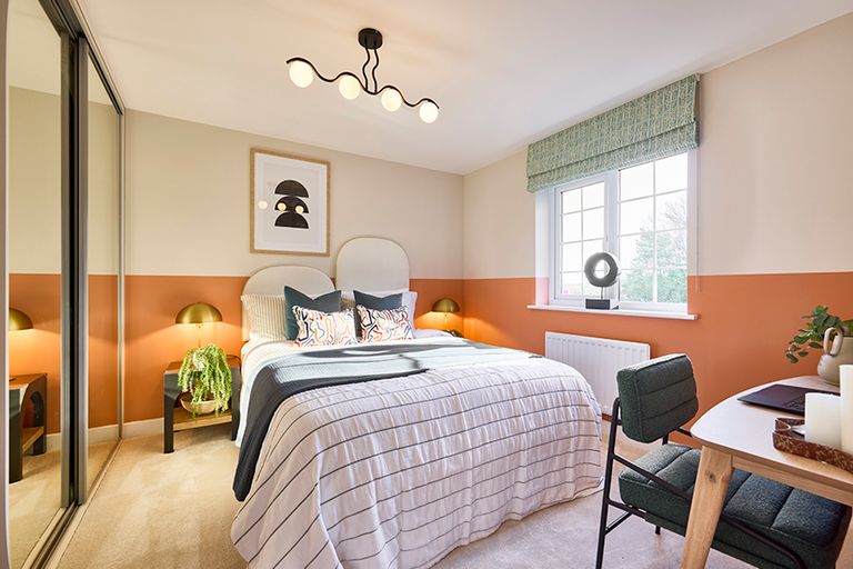 Property 3 of 7. Elmslie Special-022