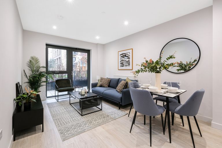 Property 1 of 7. 1Lounge