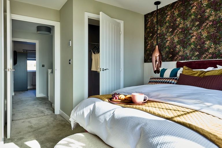 Property 1 of 13. Handy Walk-In Wardrobe Too