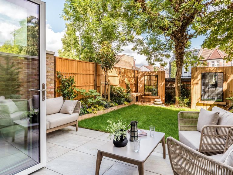 Property 1 of 30. Hawthorne - Number 16