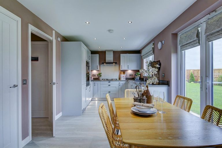 Property 3 of 12. Space To Cook And Dine