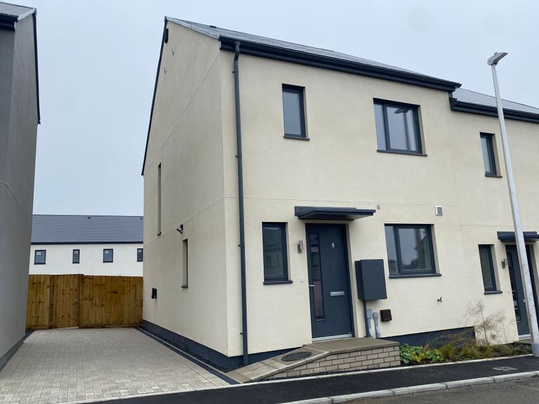 Property 1 of 13. Lafant