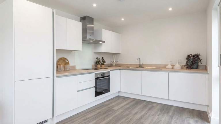 Property 2 of 13. Randall Fields, Stotfold