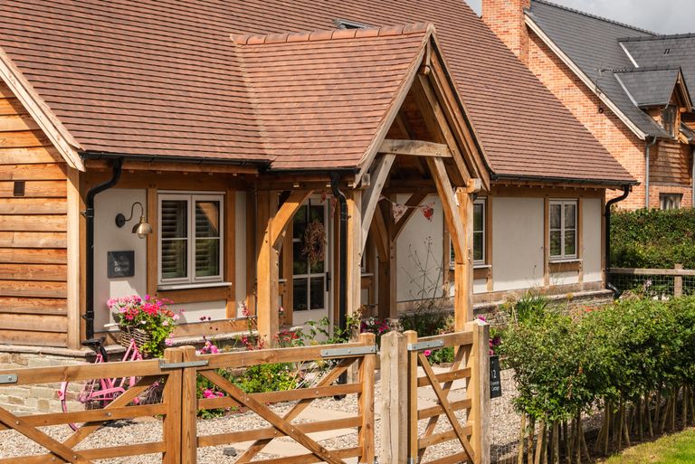 Property 1 of 4. Single Storey Oakwrights Home