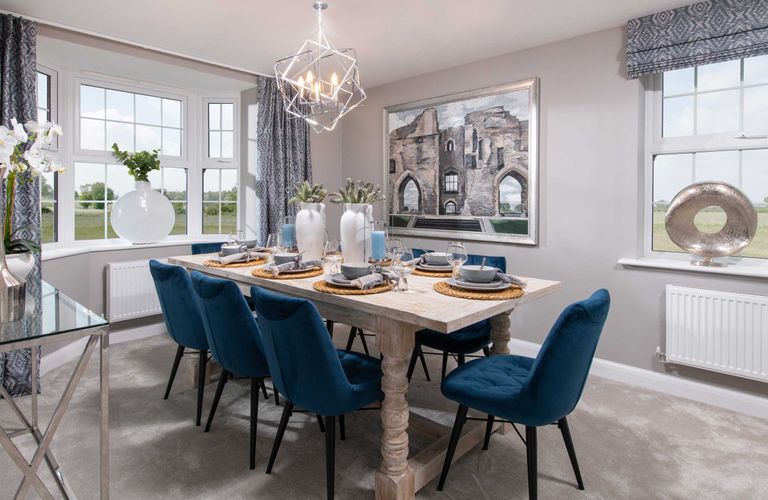 Property 3 of 10. Spacious Dining Room