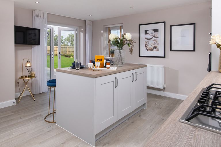 Property 3 of 10. Bnm_Fernwoodvillagealderneykitchen1