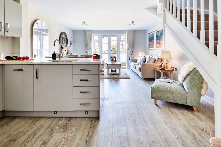 Property 3 of 13. Socialise With Friends And Family