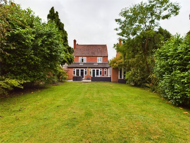 3 bed detached house for sale in Stroud Road, Gloucester